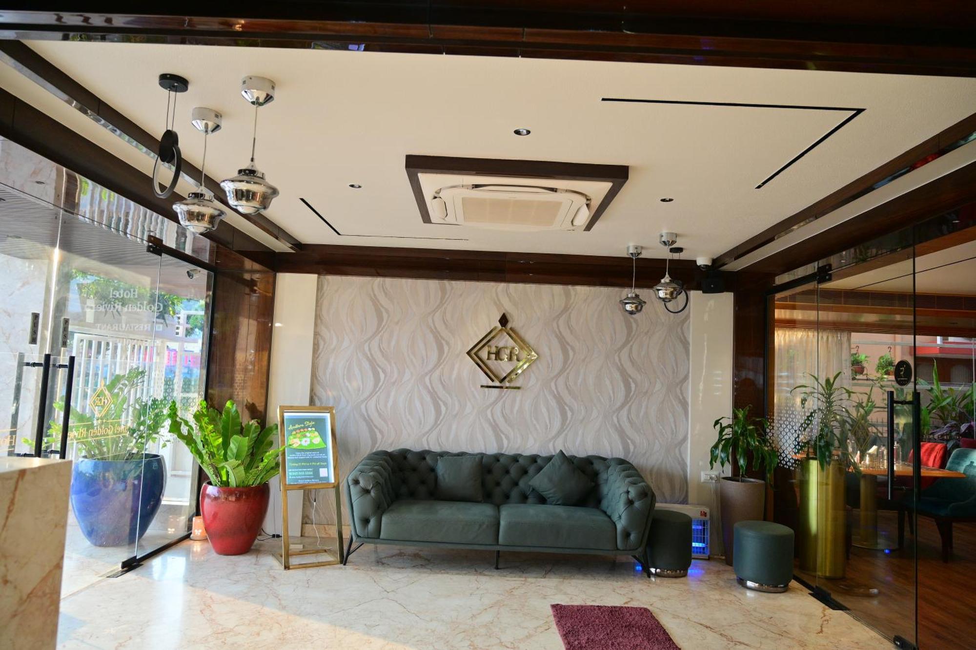 Hotel Golden Riviera Mysore Exterior photo