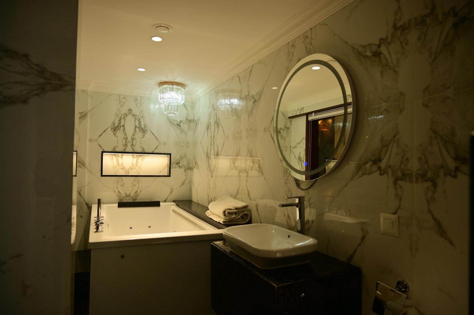 Hotel Golden Riviera Mysore Room photo
